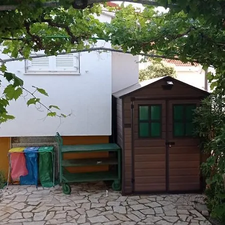 Apartments Dvorski Mandre Exterior photo