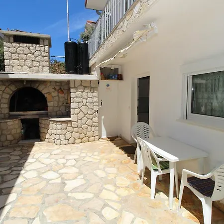 Apartments Dvorski Mandre Exterior photo