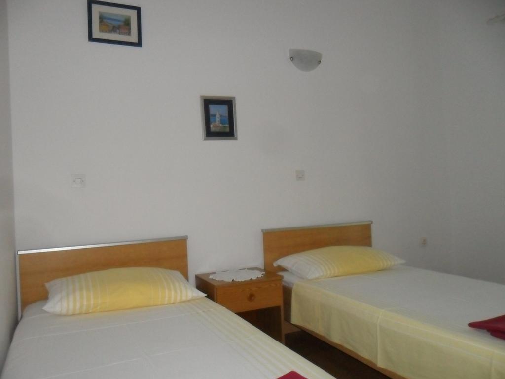 Dvorski Apartment Mandre